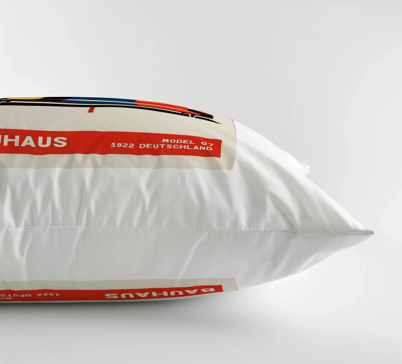 Bauhaus cuscino da Chaya Wilkinson