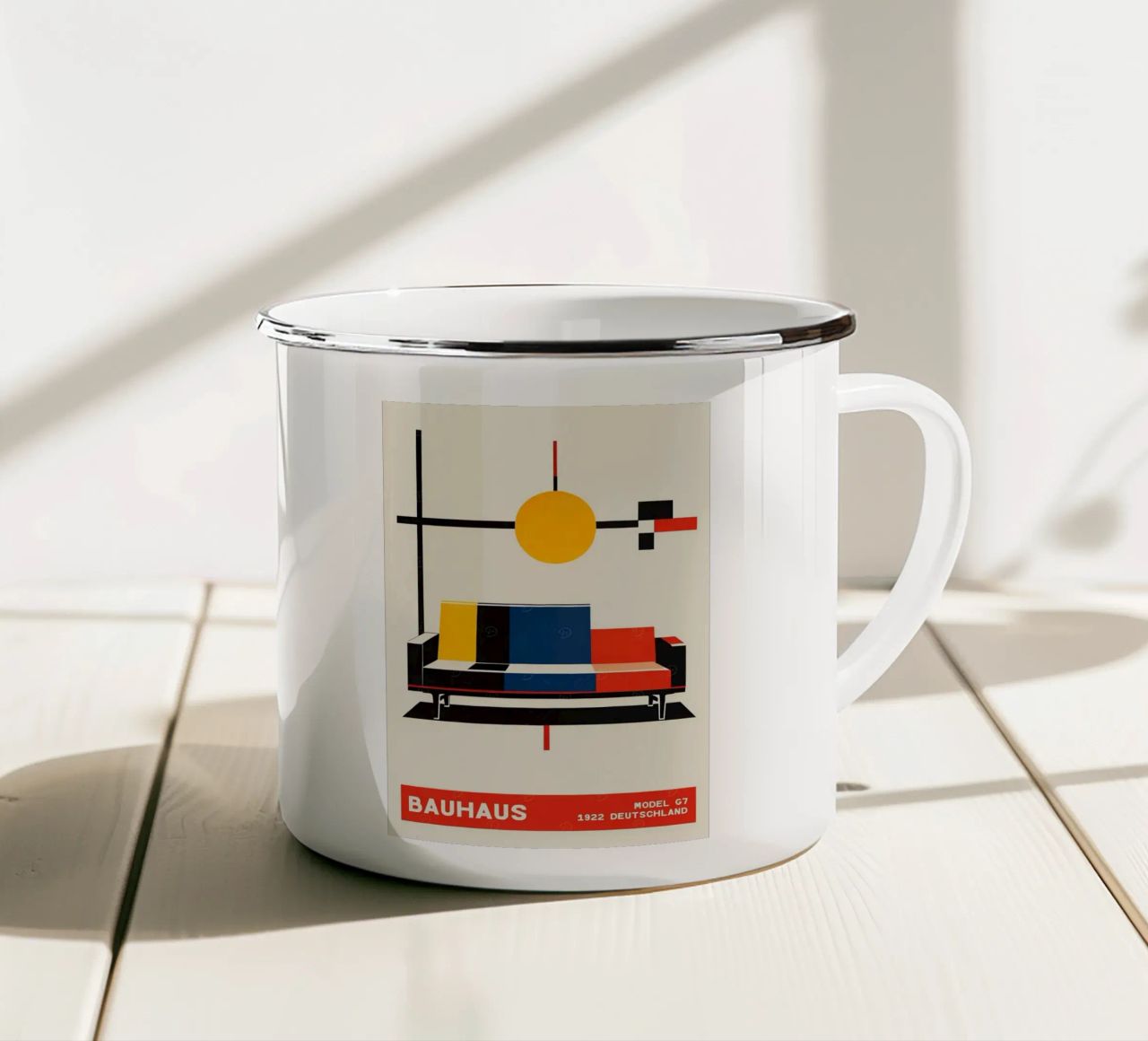 Bauhaus tazza in smalto da Chaya Wilkinson