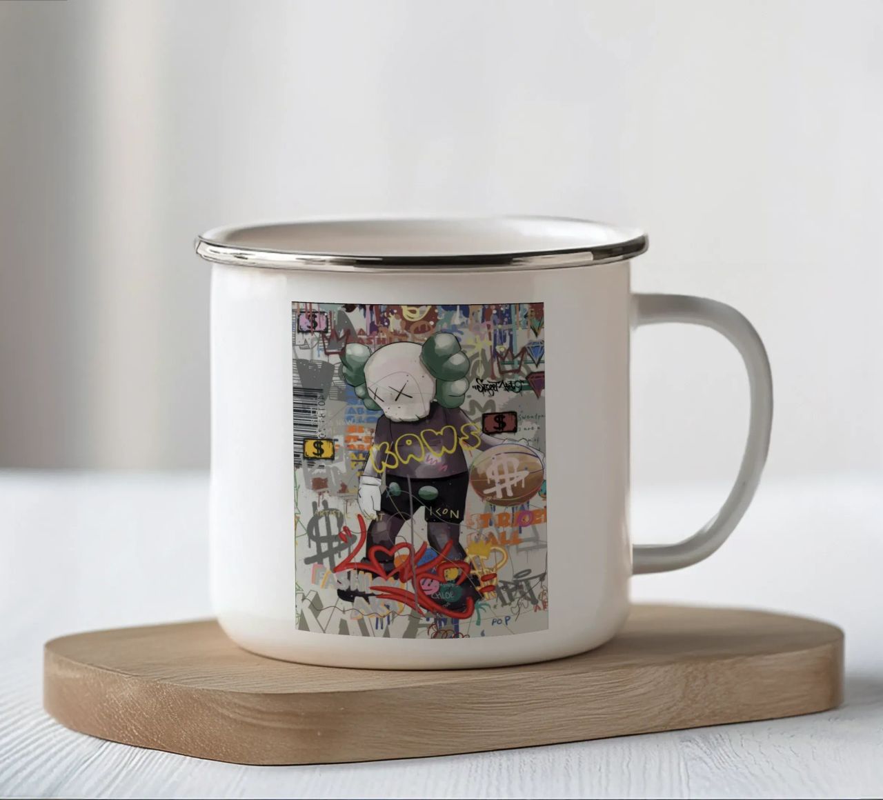 KAWS Character in Graffiti Art tazza in smalto da Nando Art