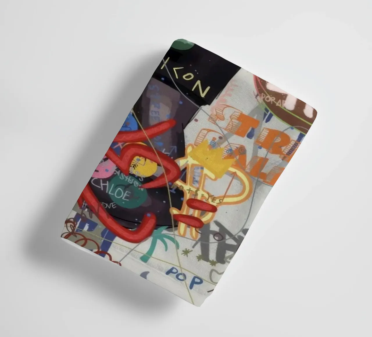 KAWS Character in Graffiti Art asciugamano da bagno da Nando Art