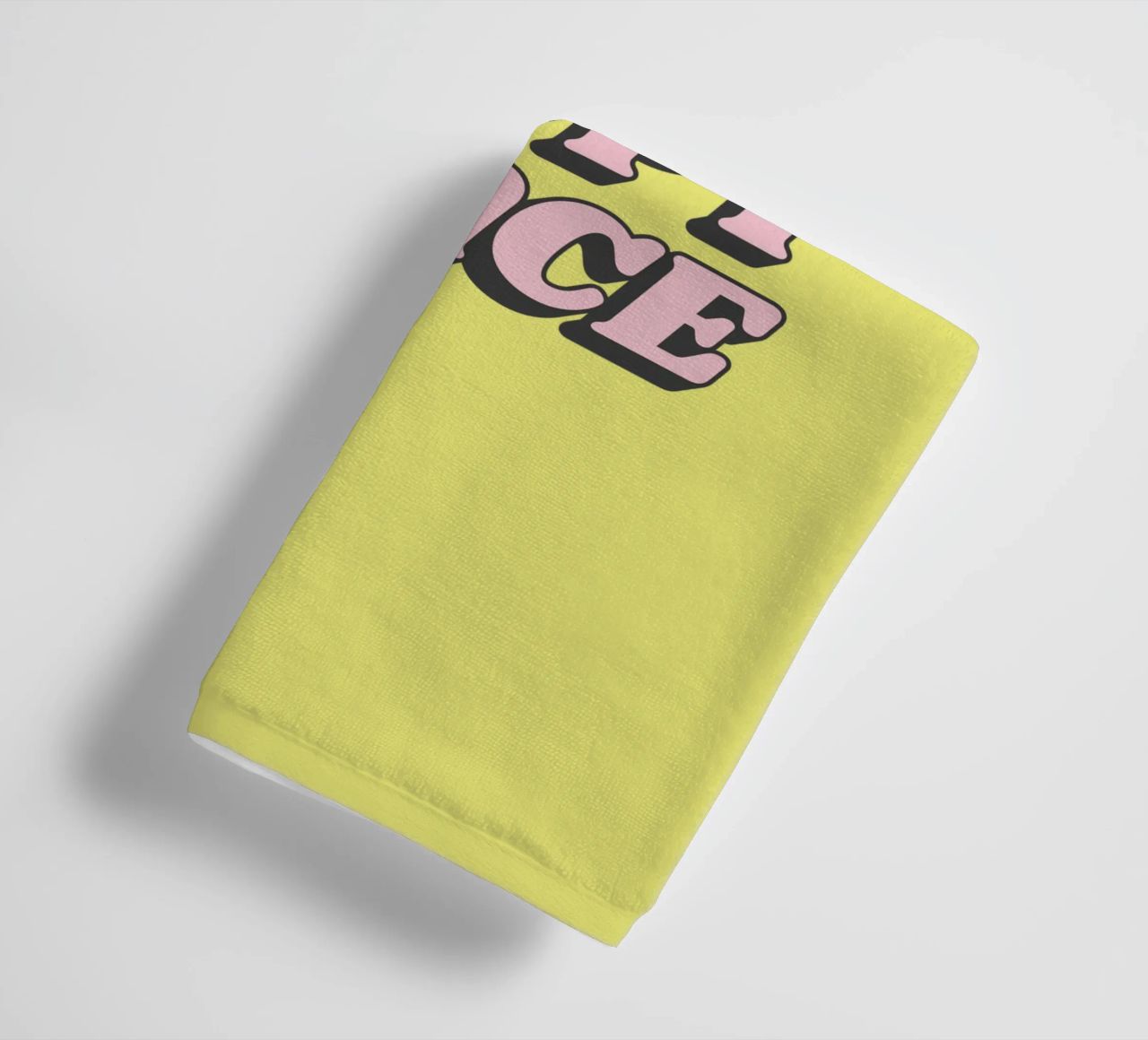 This is My Happy Place Retro Pink Yellow Typography Print serviette de bain de THE MOTIVATED TYPE