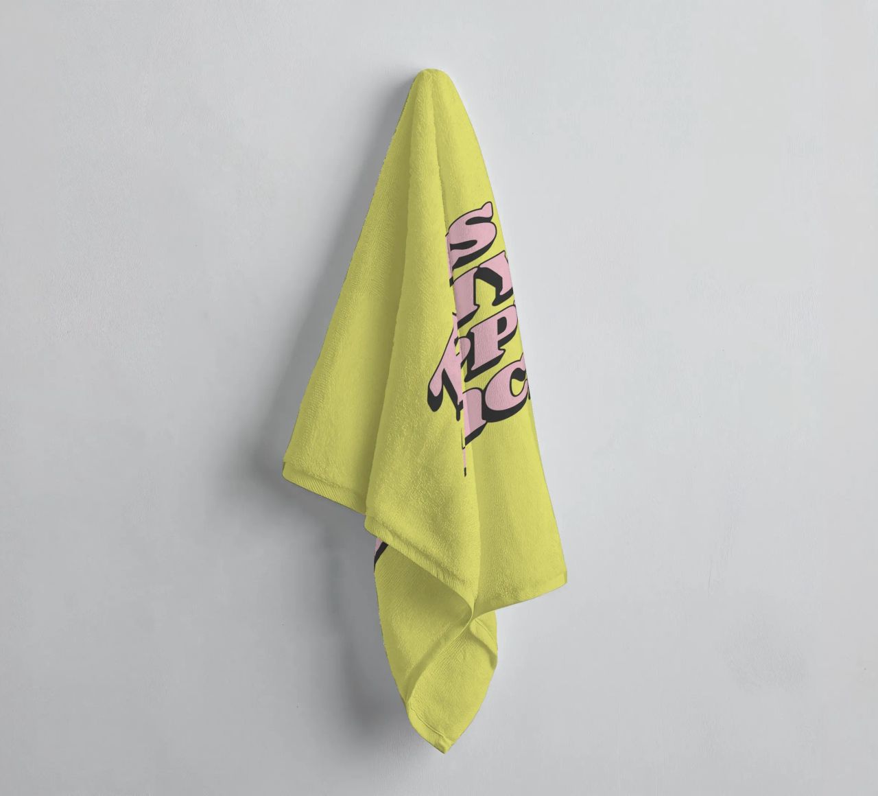 This is My Happy Place Retro Pink Yellow Typography Print serviette de bain de THE MOTIVATED TYPE