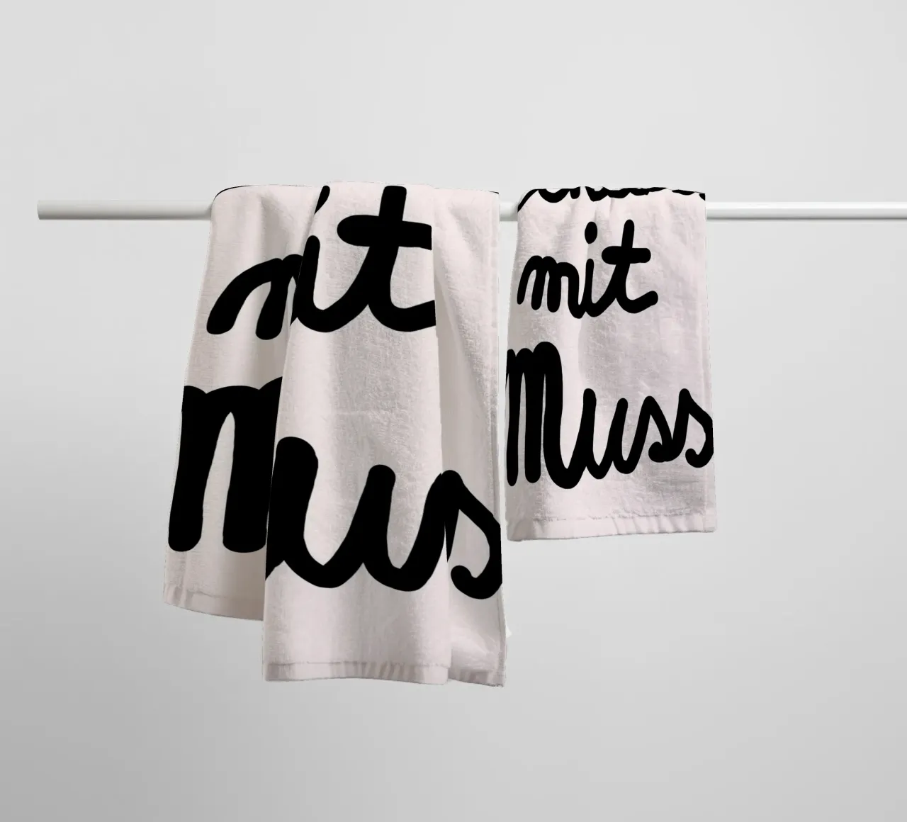 Schluss mit Muss asciugamano da bagno da Hej Ibiza by Ute Arnold