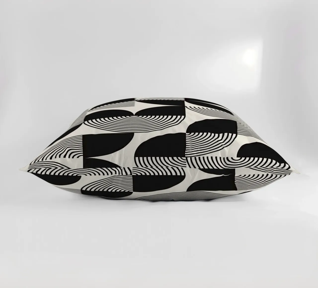 konzentrische Kreise gebogene Linien geometrische Formen Kissen von Bacsic design