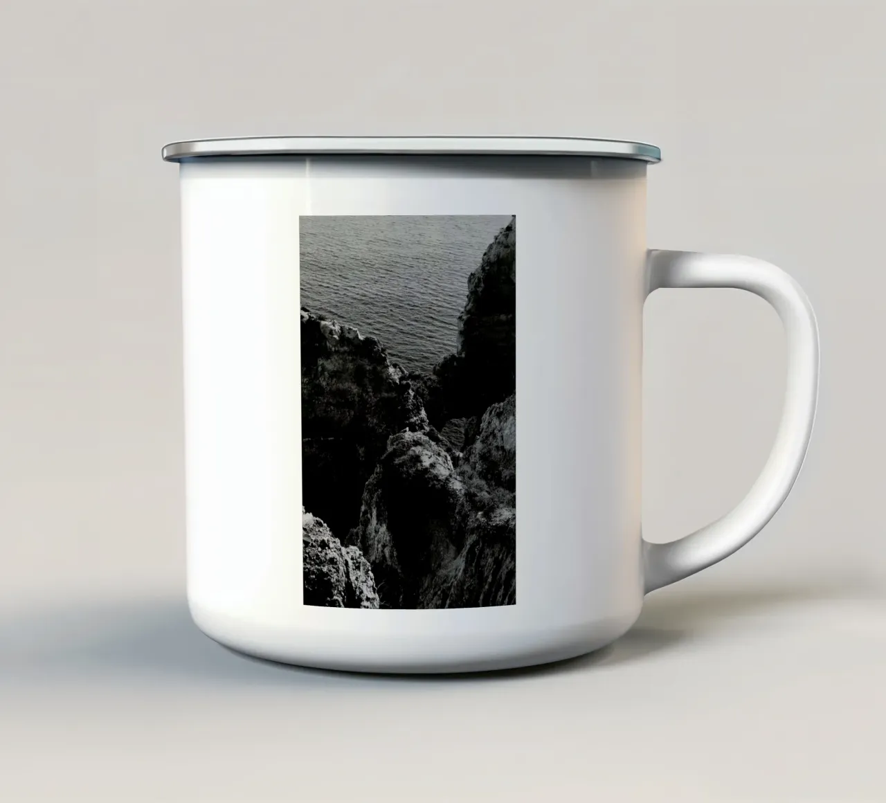 Subtle Lights tazza in smalto da Sebastian Hilgetag