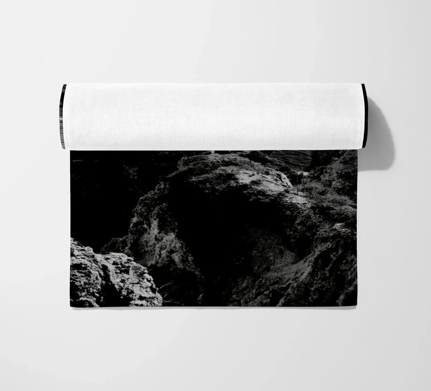 Subtle Lights Strandtuch von Sebastian Hilgetag