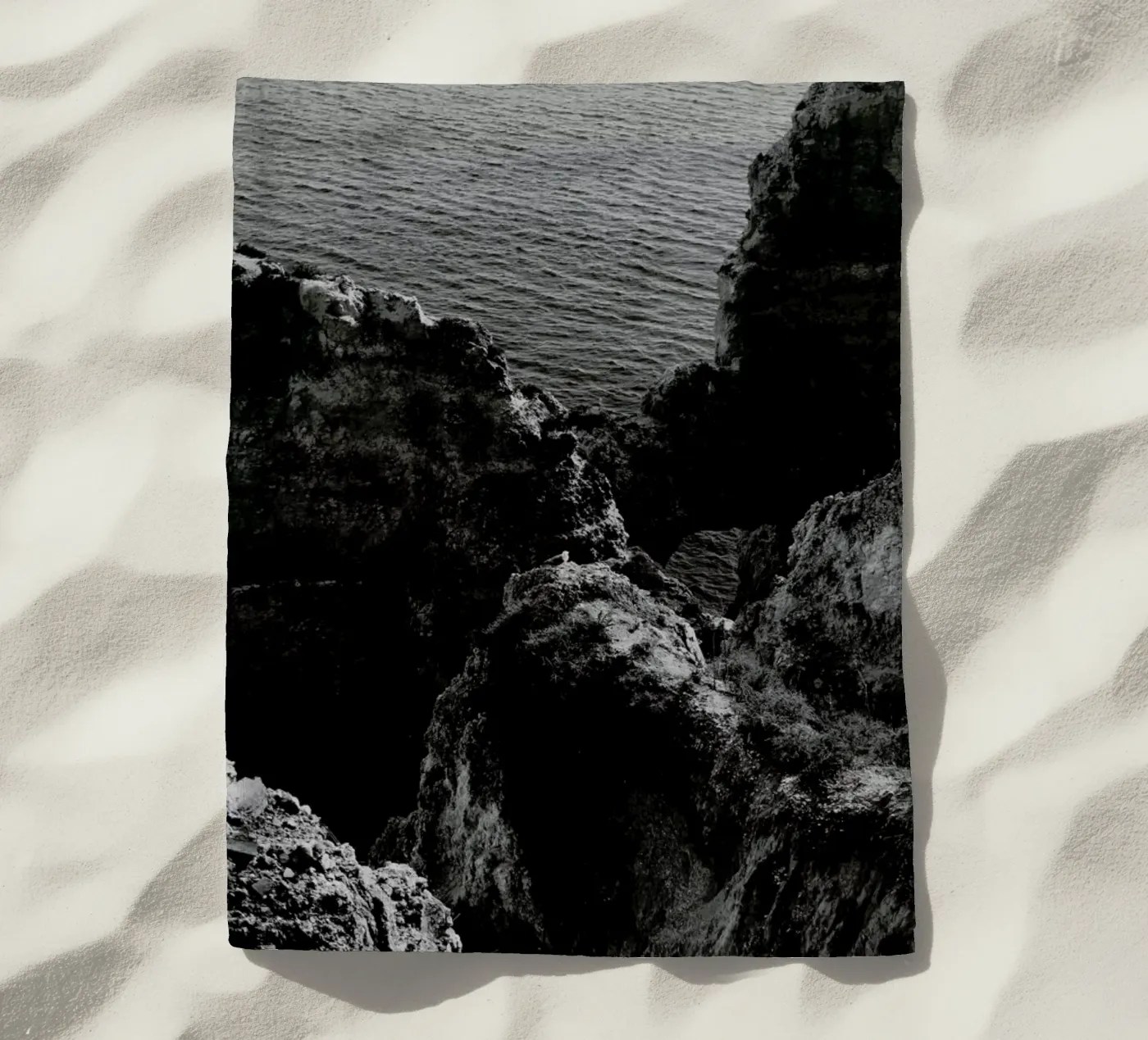 Subtle Lights Strandtuch von Sebastian Hilgetag