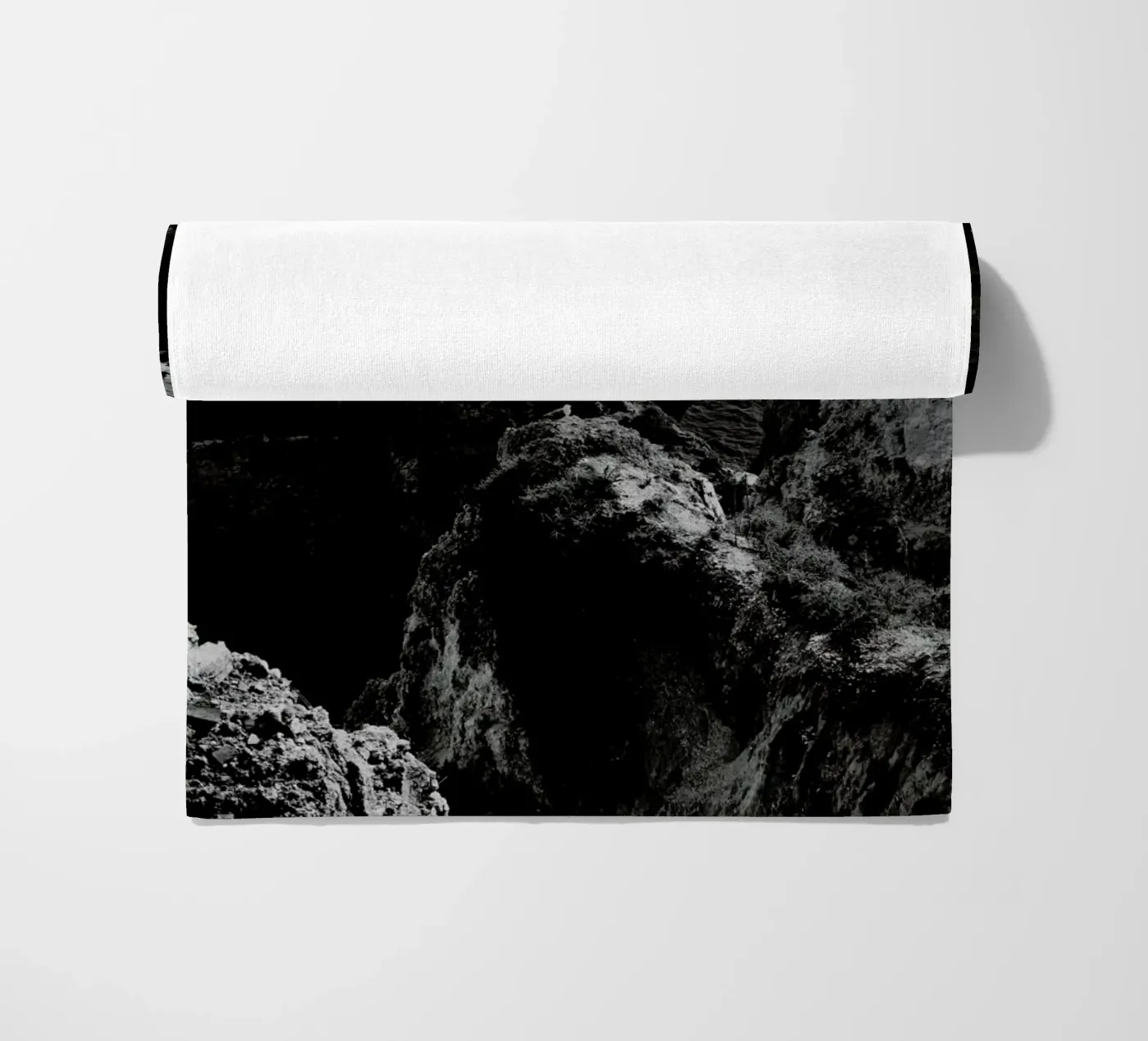 Subtle Lights Strandtuch von Sebastian Hilgetag