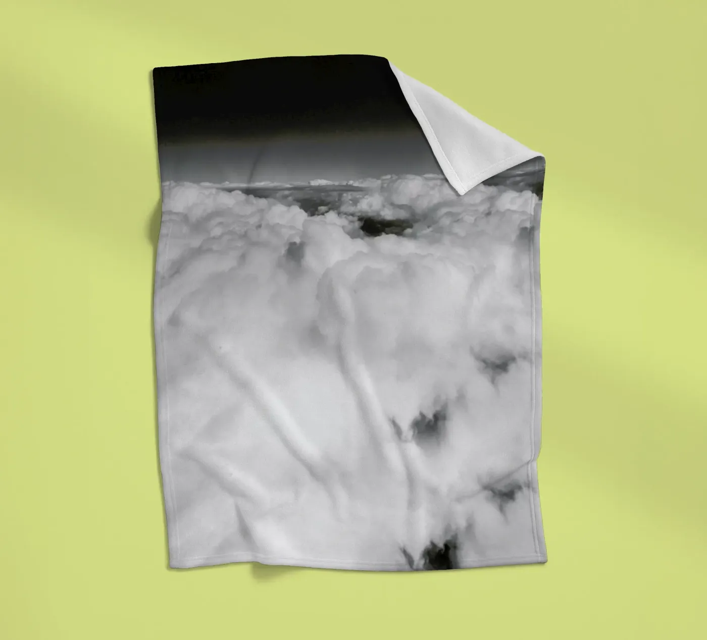 Cotton Candy Clouds Fleecedecke von Sebastian Hilgetag