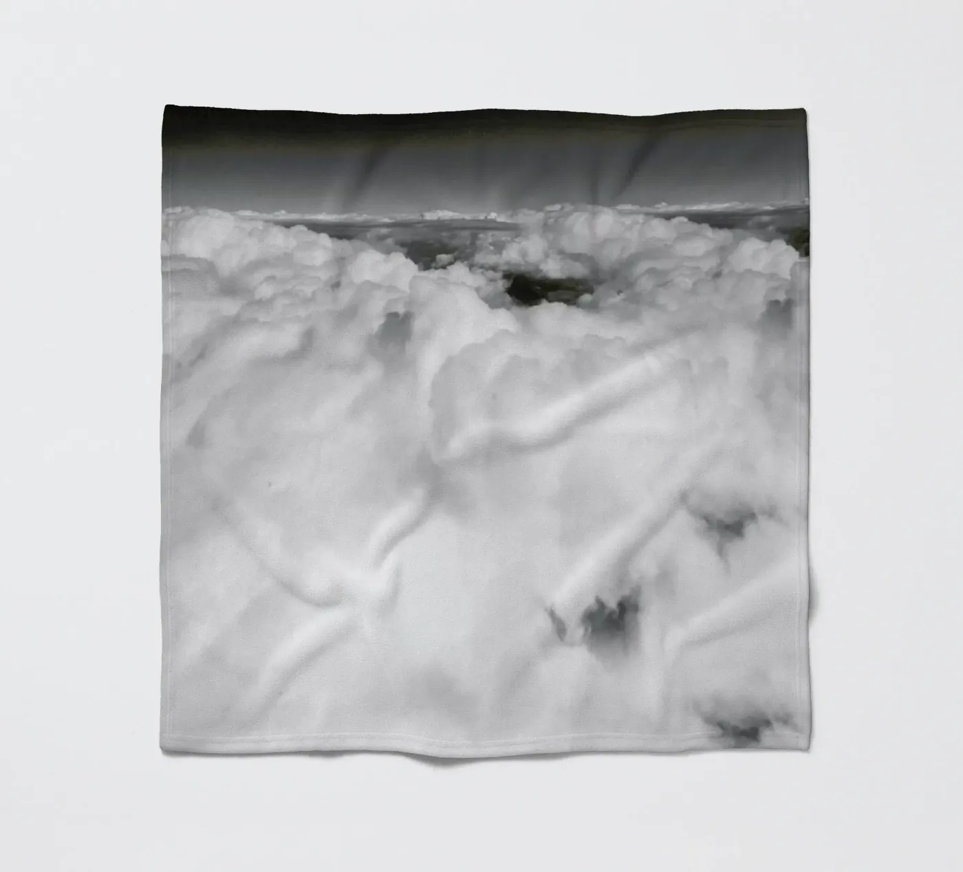 Cotton Candy Clouds Fleecedecke von Sebastian Hilgetag