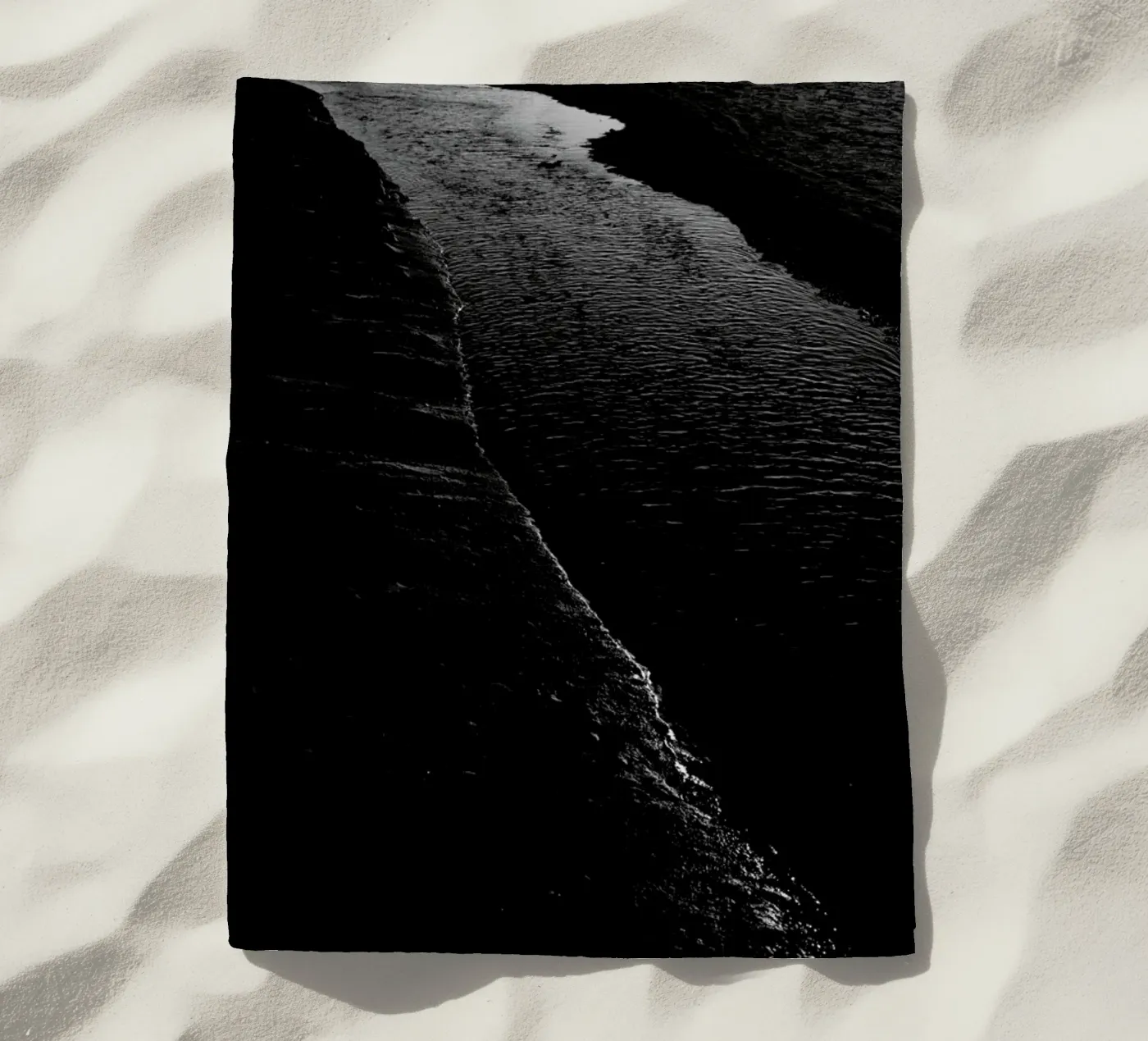 Dark River I telo mare da Tal Paz-Fridman