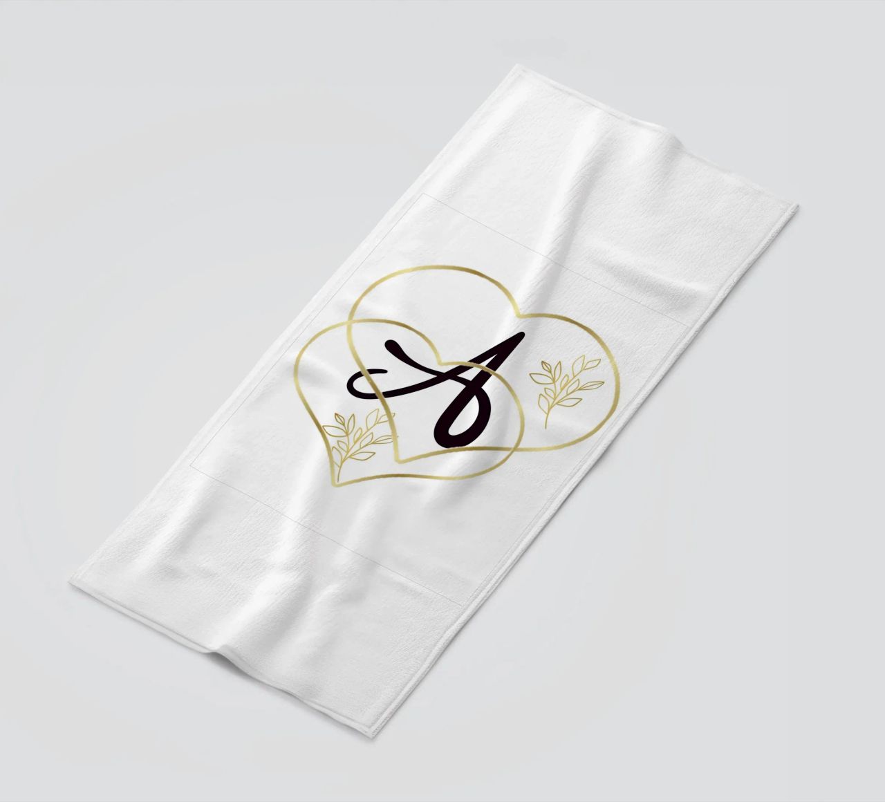 Poster con monogramma Golden Heart A - Decorazione da parete minimalista con telo mare da nsbdesign