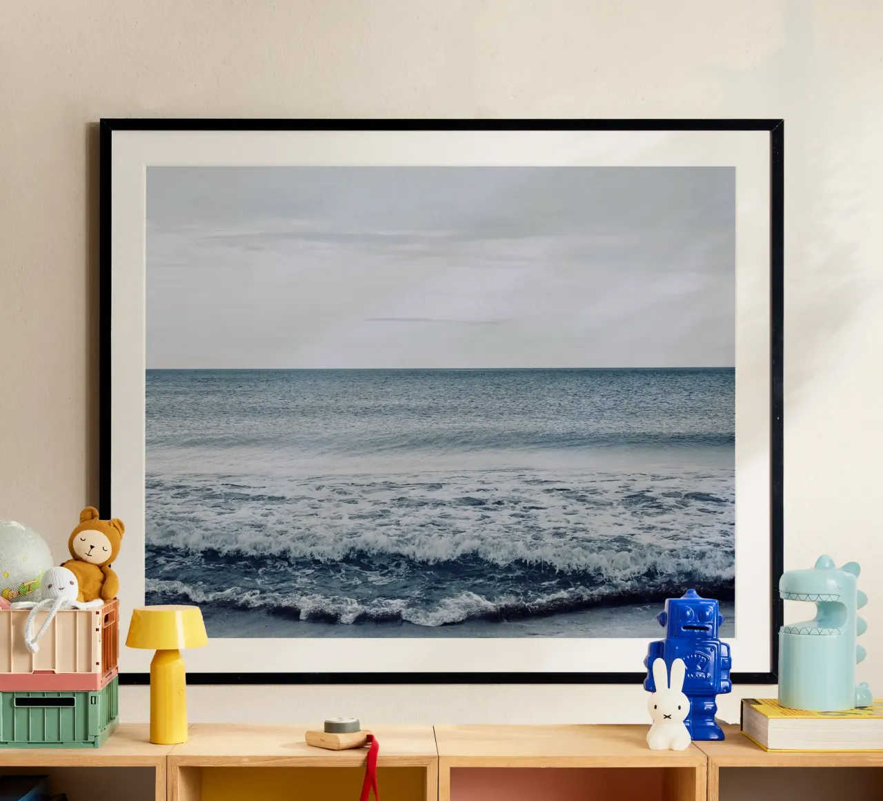 Oceano a onde spesse poster con telaio in plastica da KISSA STUDIO