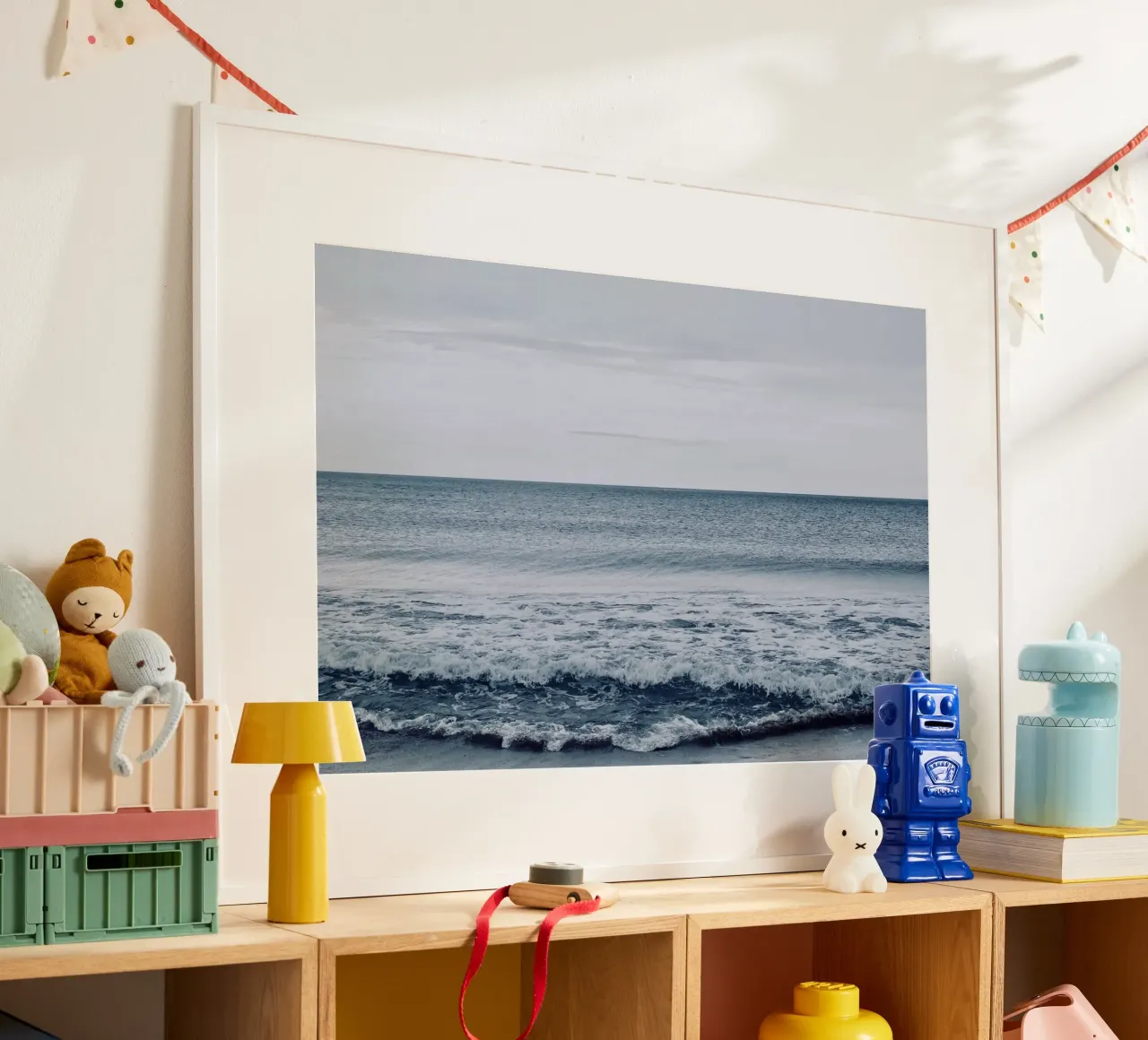 Oceano a onde spesse poster con telaio in plastica da KISSA STUDIO