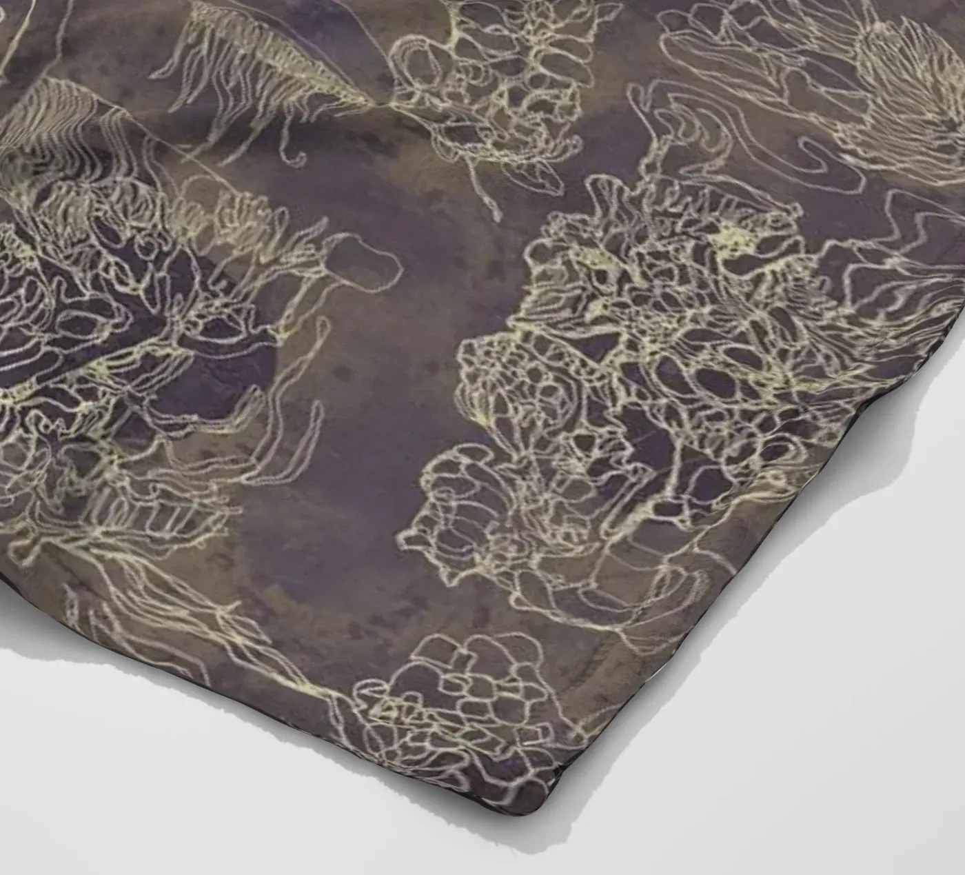 maroon fleecedeken van Giulio Iurissevich