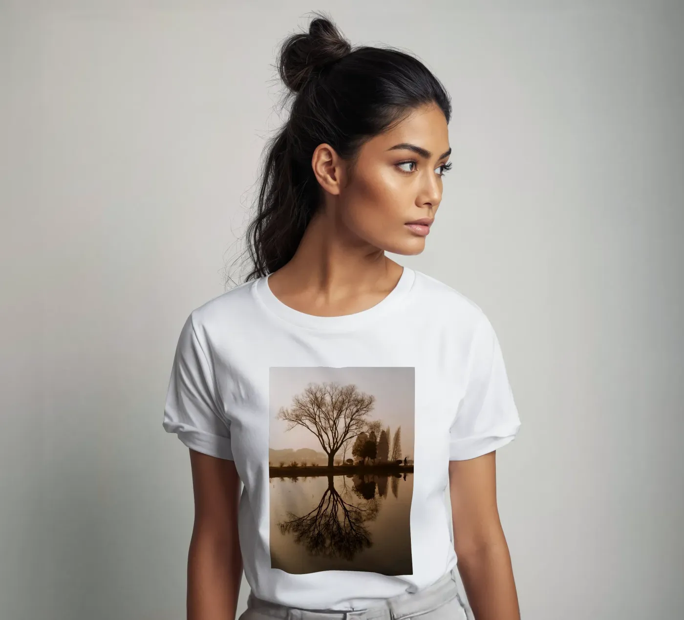 riflessione sull'albero t-shirt da Earthly Visions