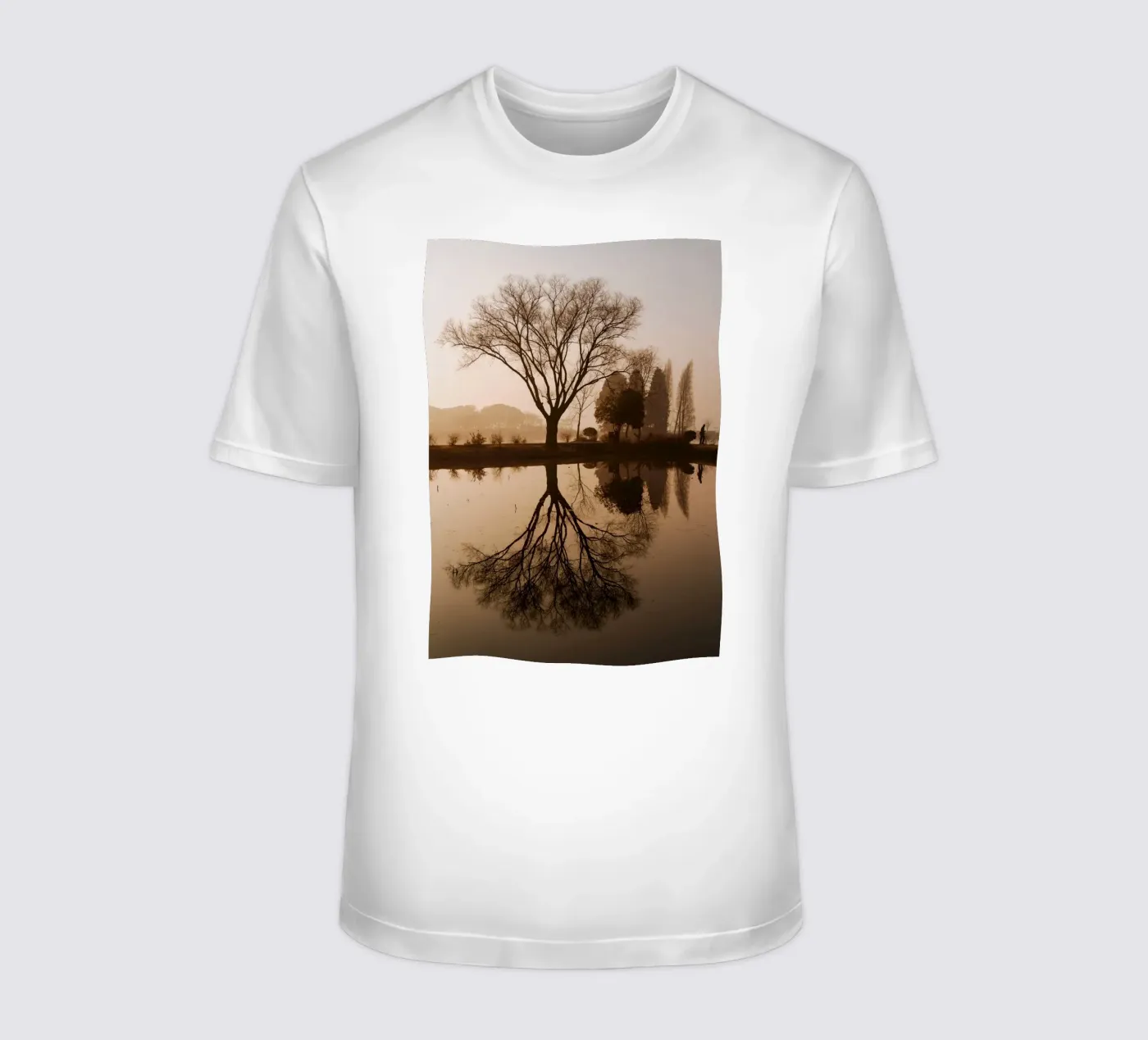 riflessione sull'albero t-shirt da Earthly Visions