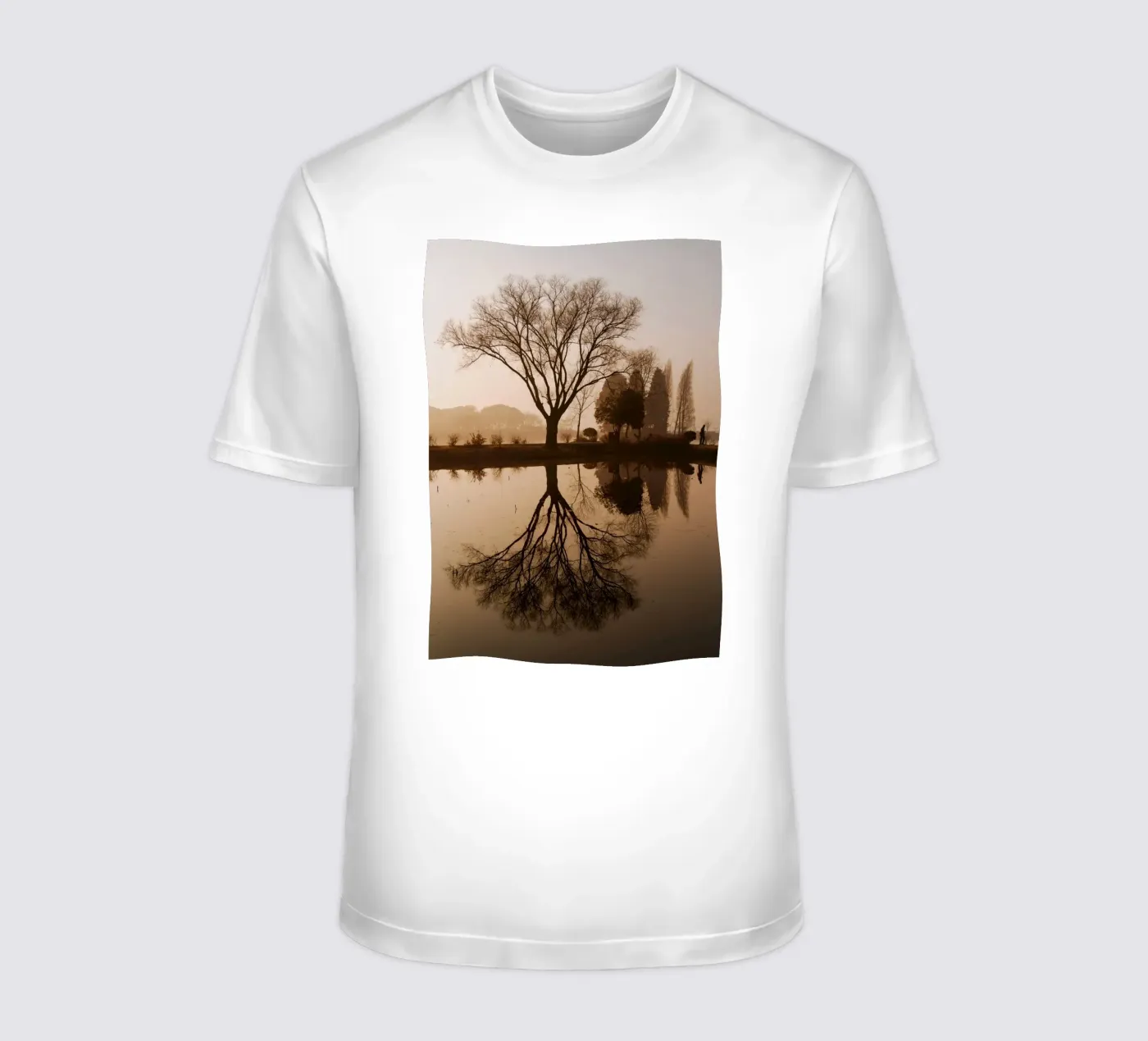 riflessione sull'albero t-shirt da Earthly Visions