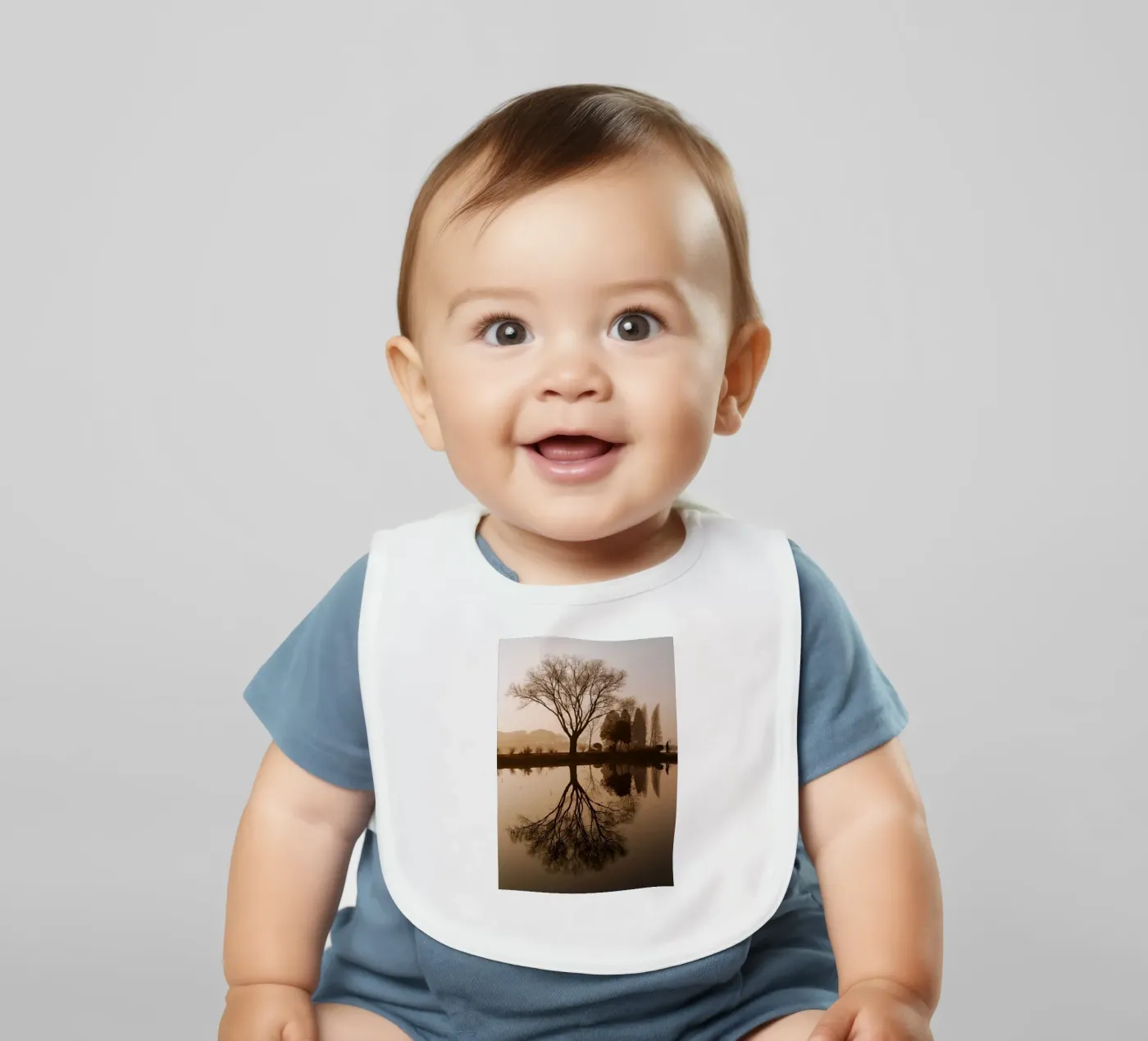 boomreflectie baby slabbetje van Earthly Visions