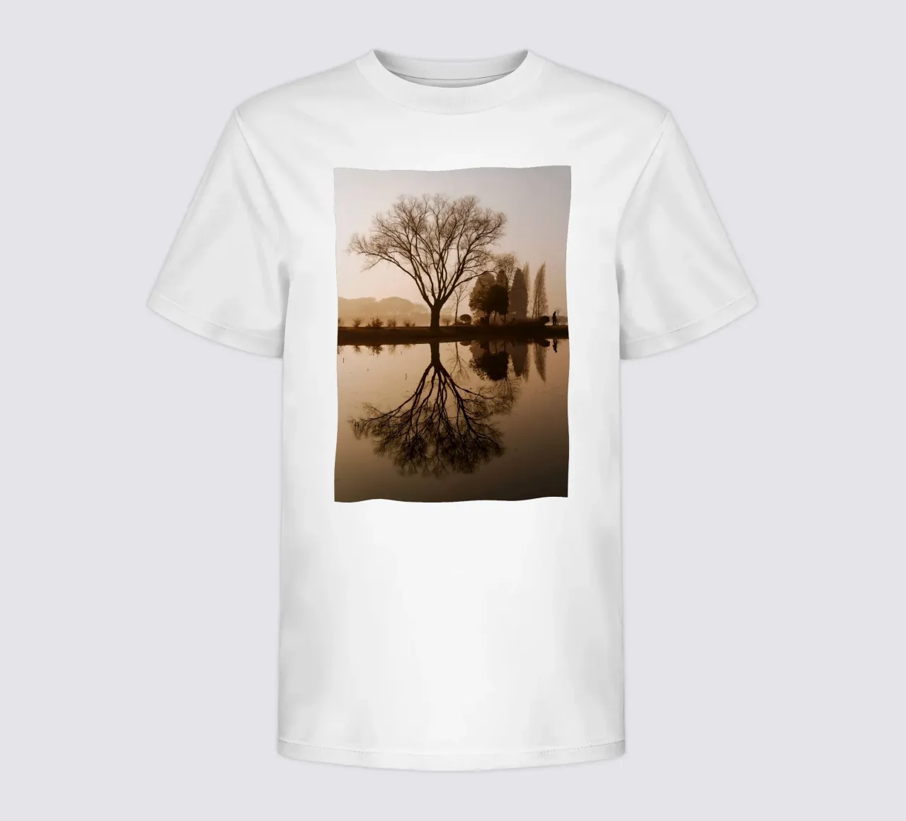 tree reflection Kinder T-Shirt von Earthly Visions