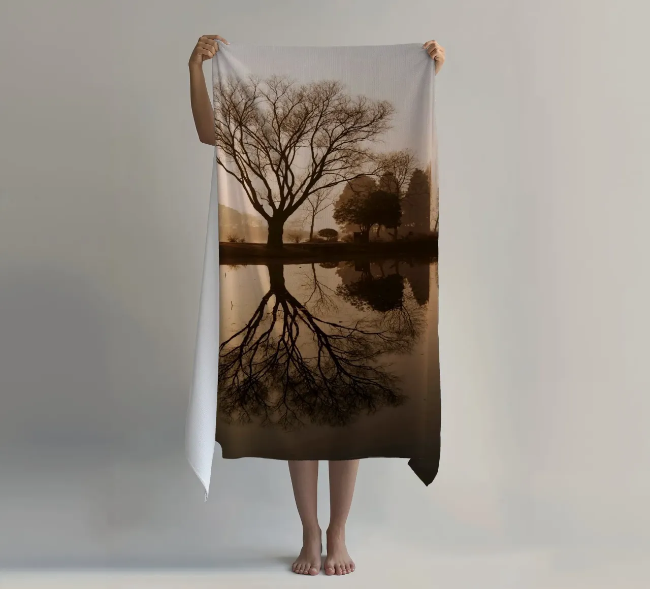 tree reflection Strandtuch von Earthly Visions