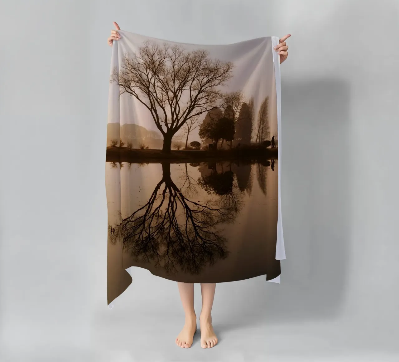 tree reflection Strandtuch von Earthly Visions