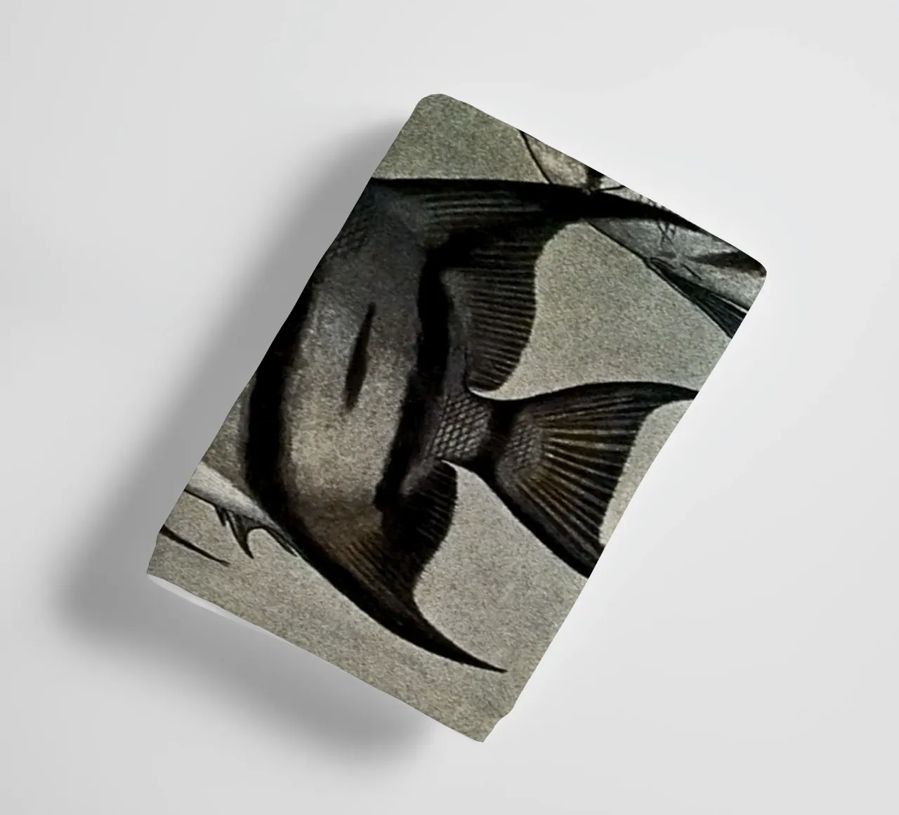 Spade Fish & Spell Craft | Press Play Kunstdruk Collage badhanddoek van Press Play Art Prints