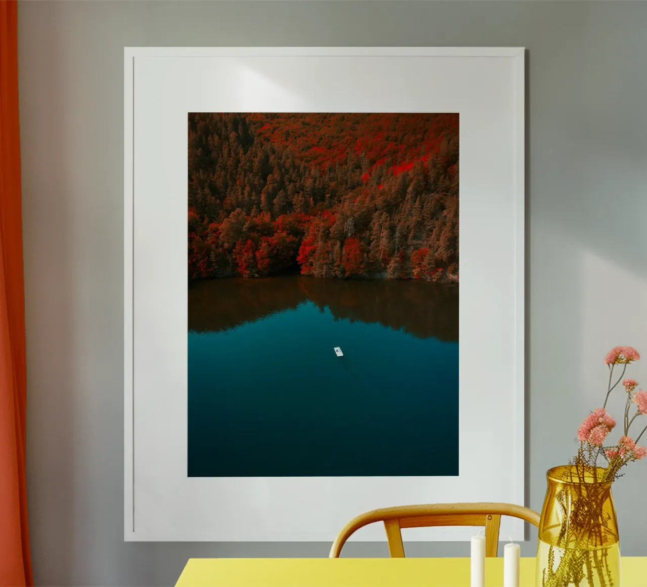 lago delle barche poster con telaio in legno da Earthly Visions