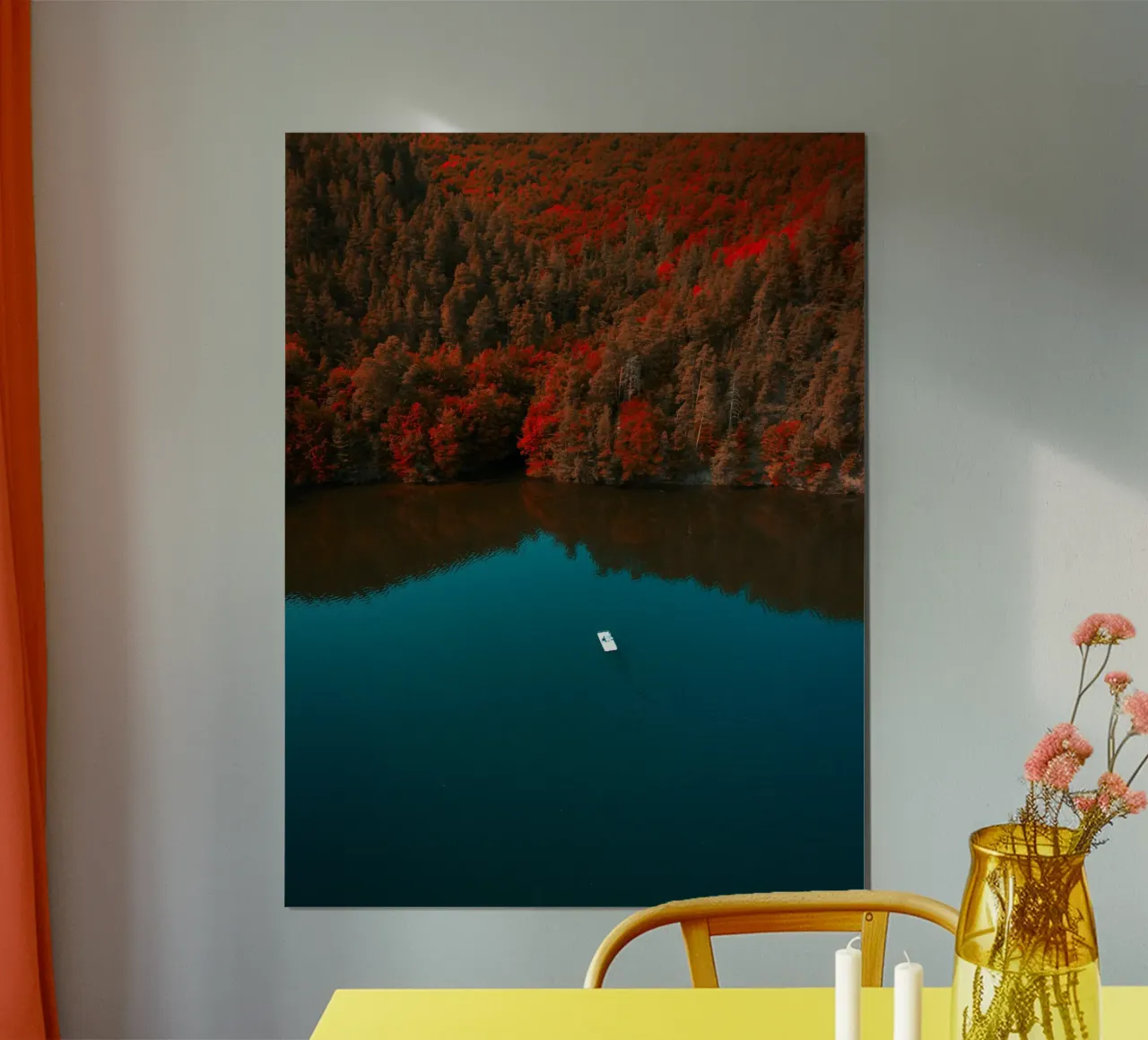 lago delle barche poster con telaio in legno da Earthly Visions