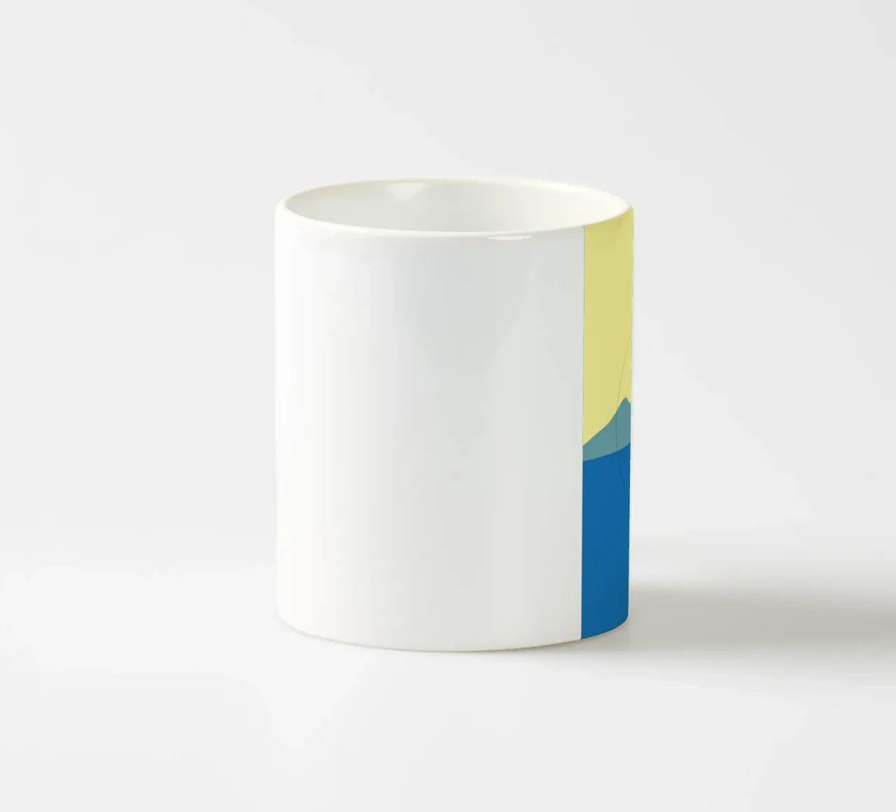 Minimaal blauw en geel landschap keramische mok van Little Dean