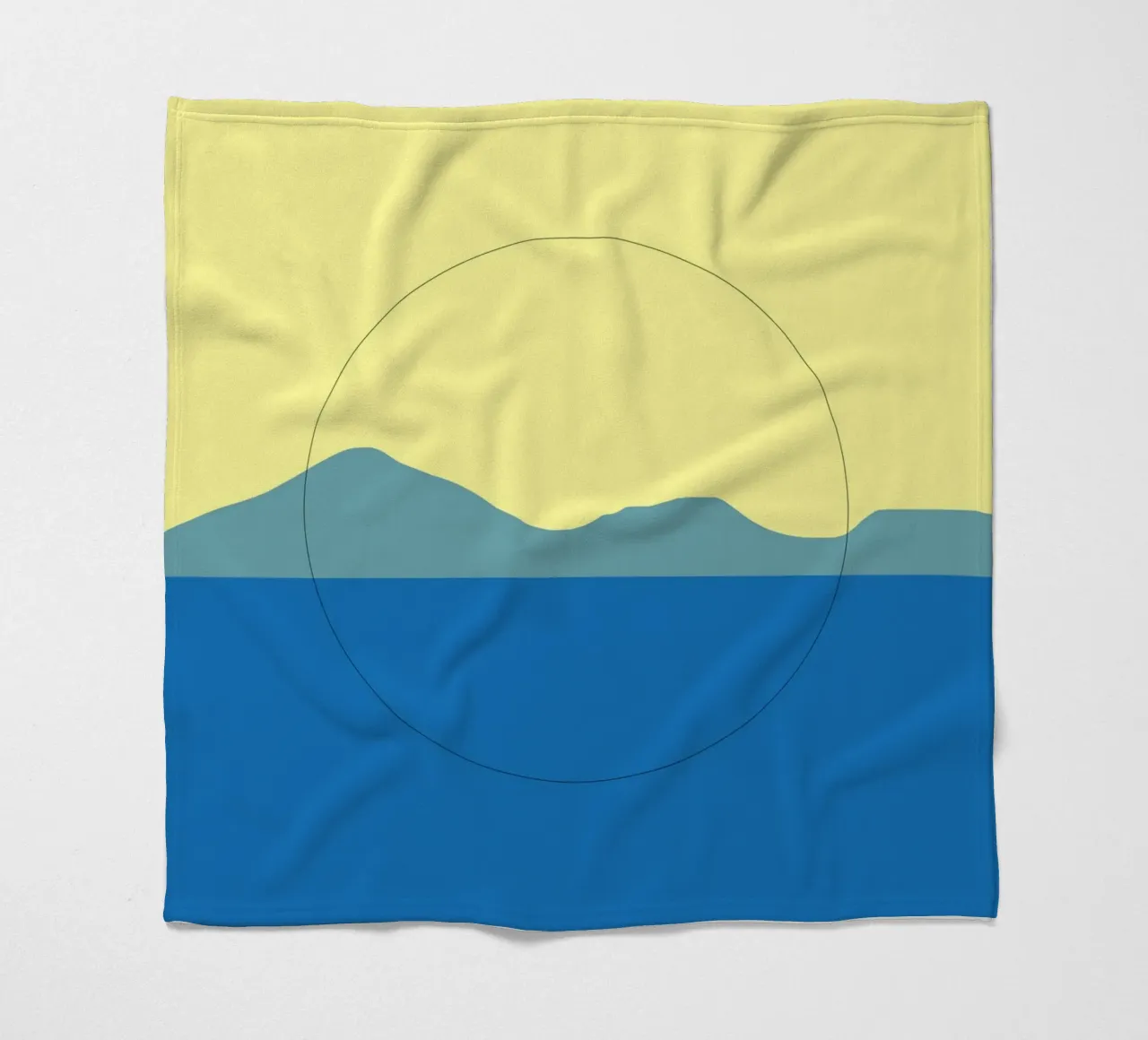 Paesaggio minimale blu e giallo coperta in pile da Little Dean