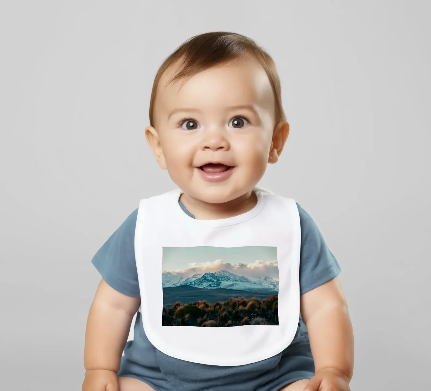 mountain snow Babylätzchen von Earthly Visions