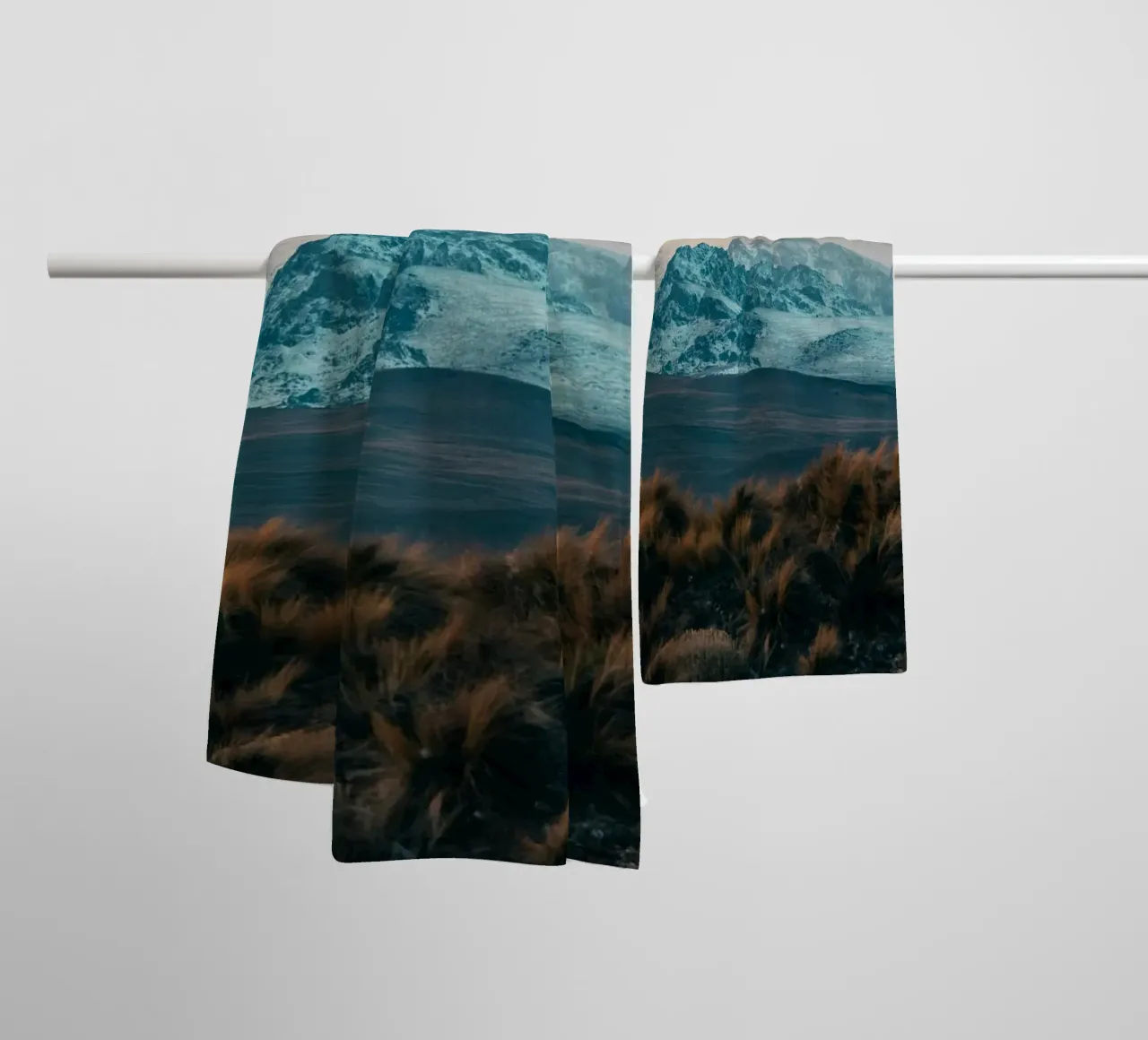neve di montagna asciugamano da bagno da Earthly Visions
