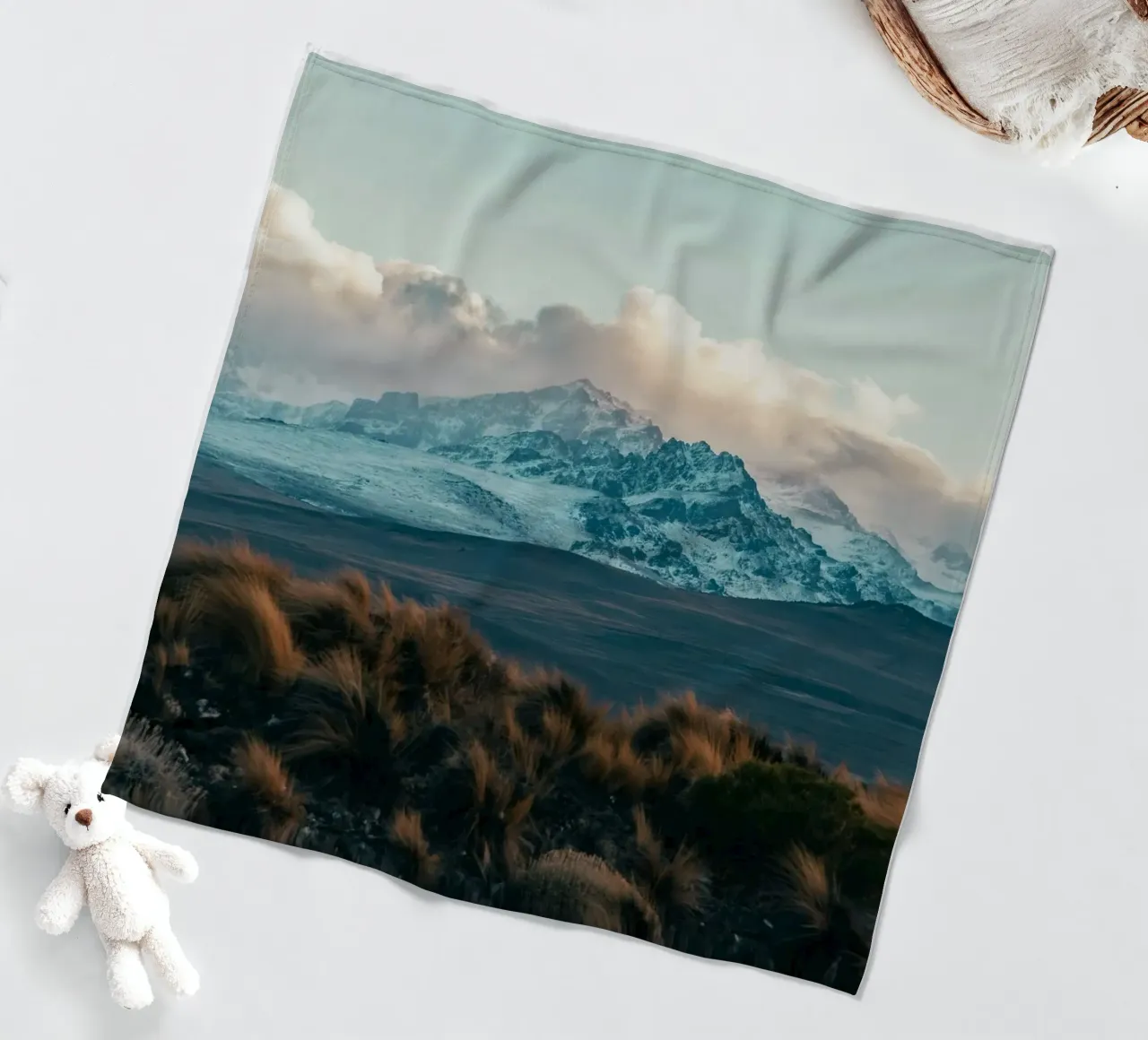 neve di montagna coperta in pile da Earthly Visions