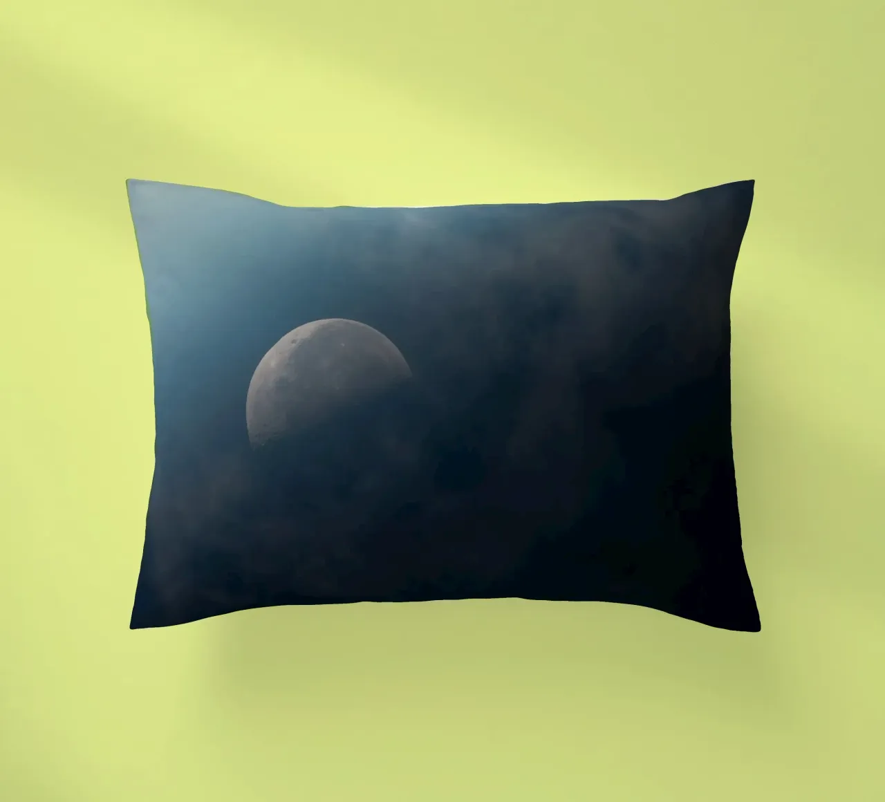 notte di luna cuscino da Earthly Visions