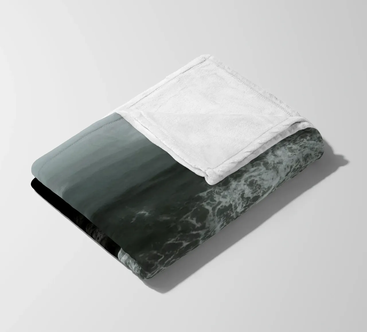 Oceano Nero coperta in pile da KISSA STUDIO