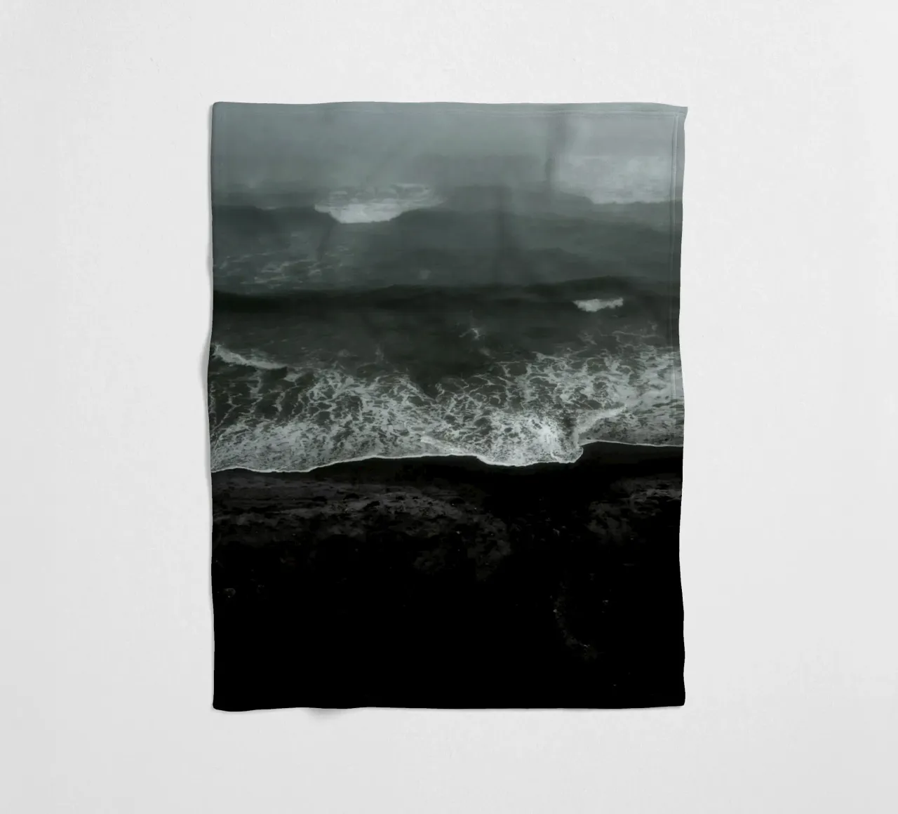 Oceano Nero coperta in pile da KISSA STUDIO