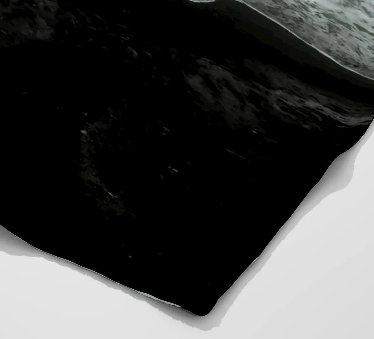 Oceano Nero coperta in pile da KISSA STUDIO