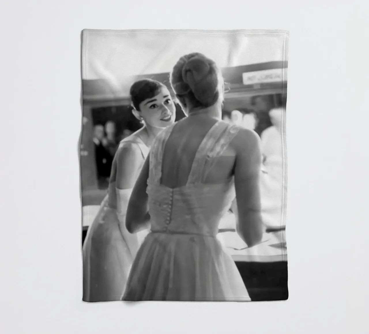 Audrey al trucco coperta in pile da Lorraine Mooore