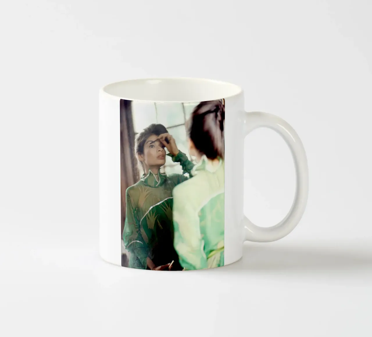 Bianca in Green tazza in ceramica da Lorraine Mooore