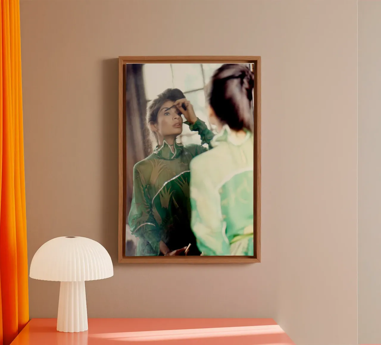 Wit in groen canvas van Lorraine Mooore