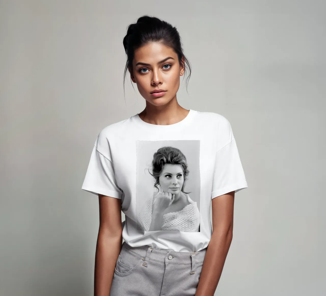 Sophia Posing t-shirt da Lorraine Mooore