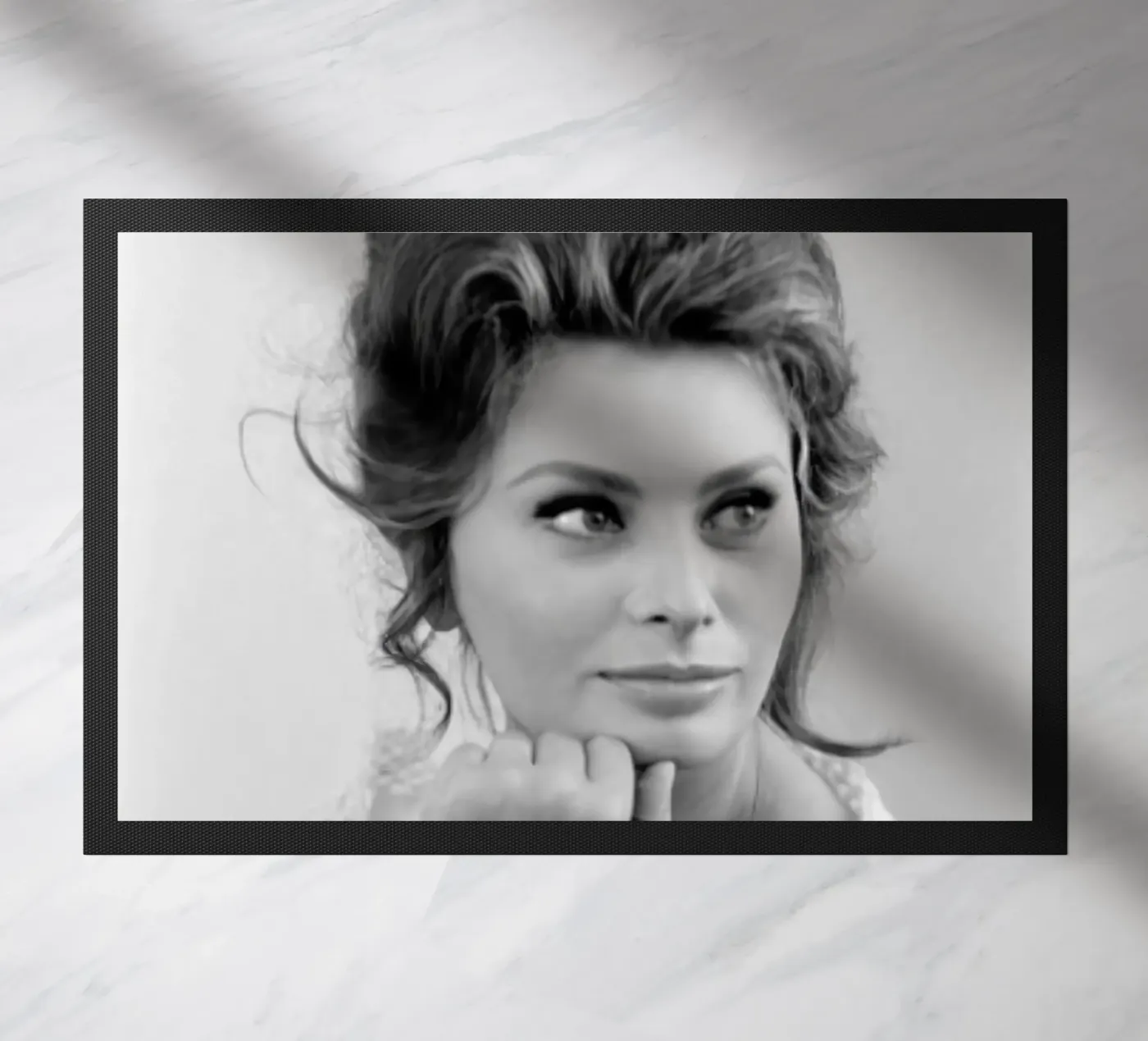 Sophia Posing zerbino da Lorraine Mooore