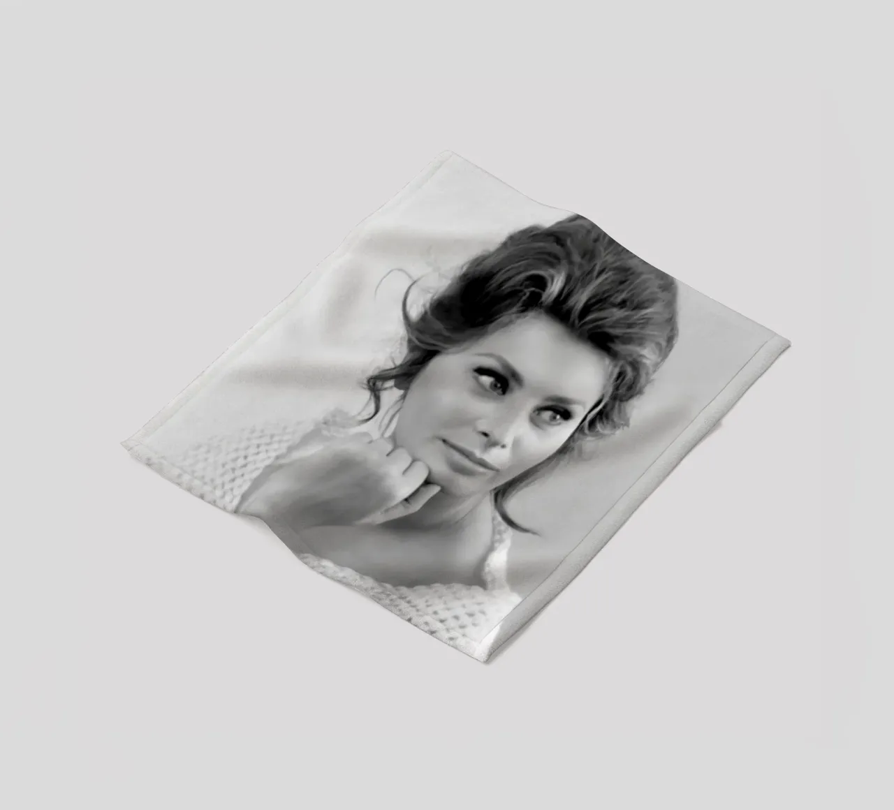 Sophia Posing coperta in pile da Lorraine Mooore
