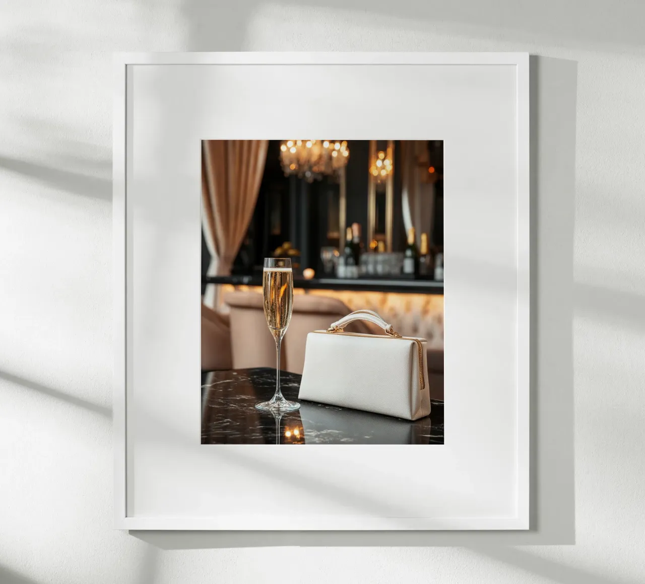 Bagliore glam poster con telaio in plastica da PhotoVibe Decor