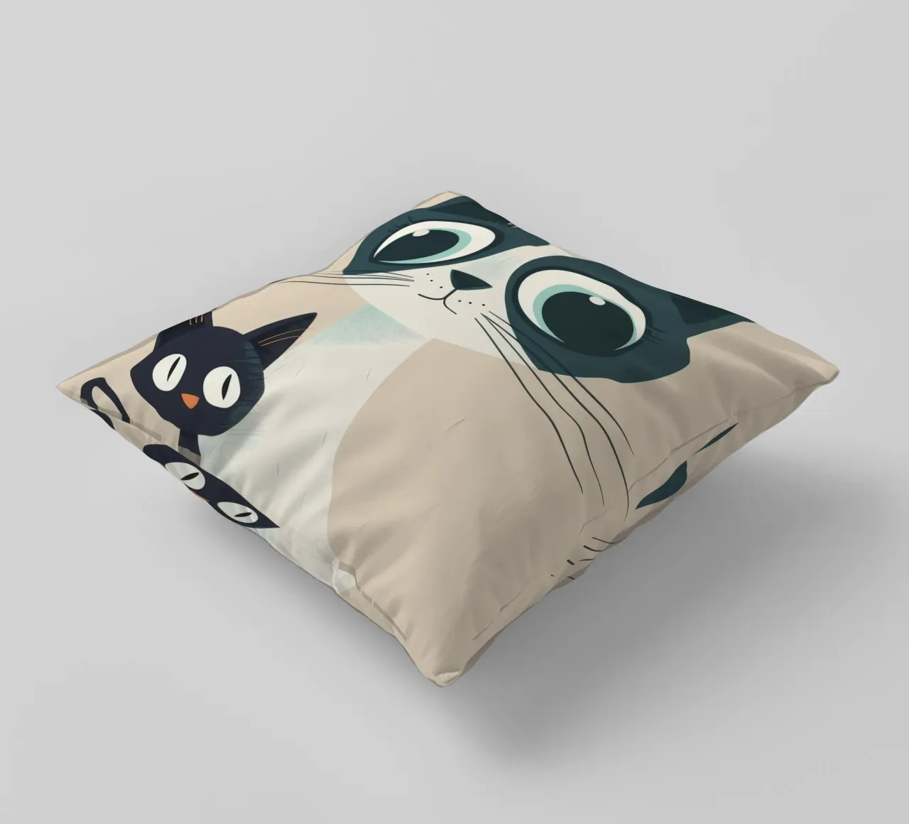 Gestileerde Siamese katten met grote ogen en speelse uitdrukking kussen van DesignDoodle