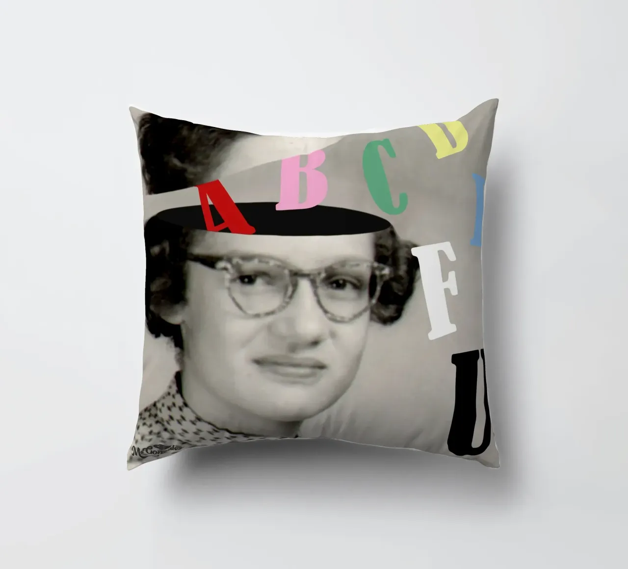 ABCDEF U cuscino da MsGonzalez