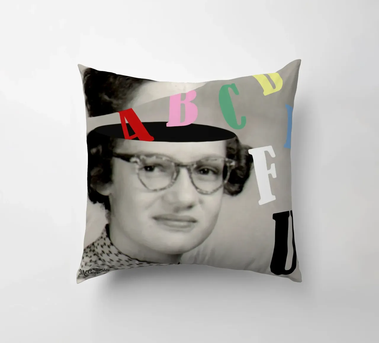 ABCDEF U cuscino da MsGonzalez