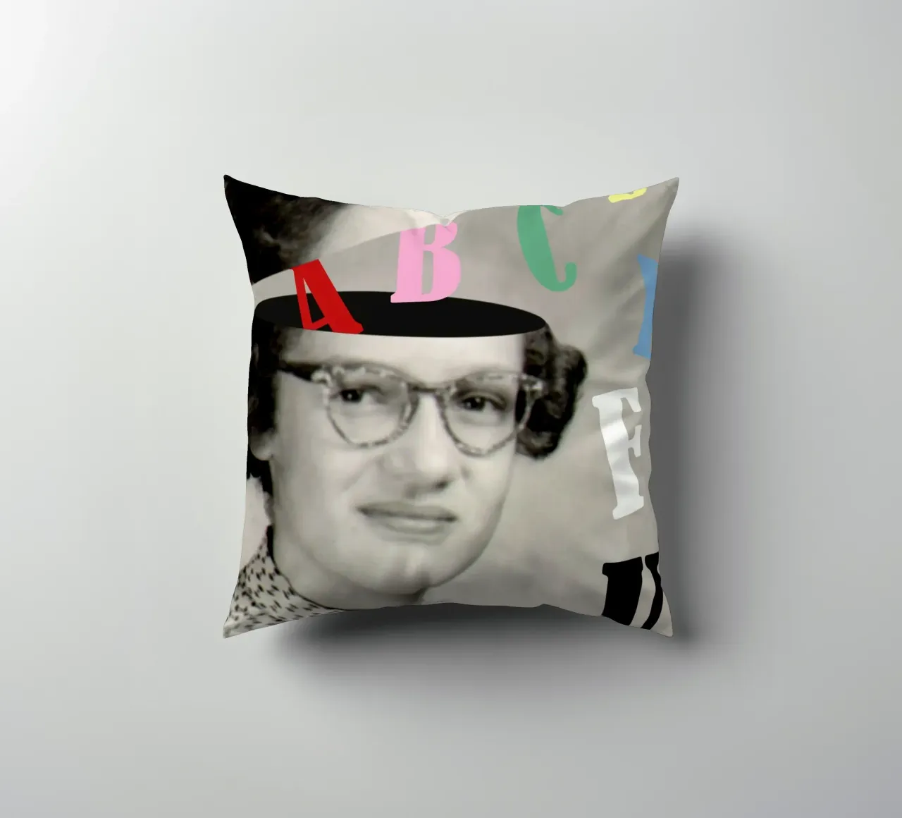 ABCDEF U cuscino da MsGonzalez