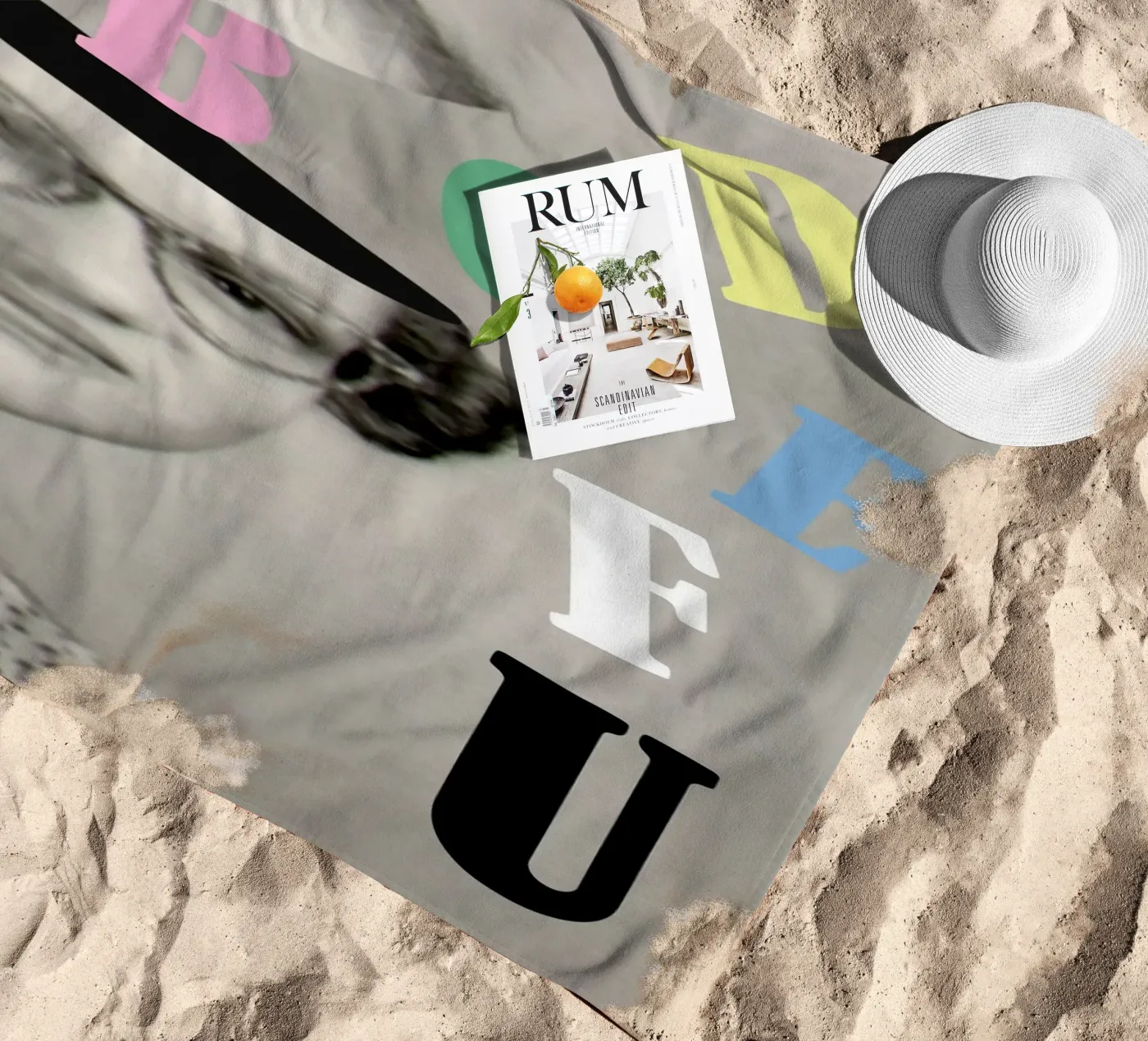 ABCDEF U strandhanddoek van MsGonzalez